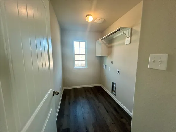 $2,000 | 2831 Autumn Mist Lane, Conroe, TX 77304