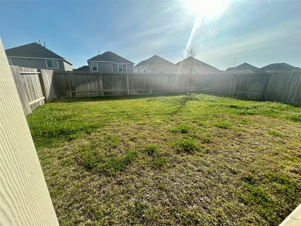 $2,000 | 2831 Autumn Mist Lane, Conroe, TX 77304