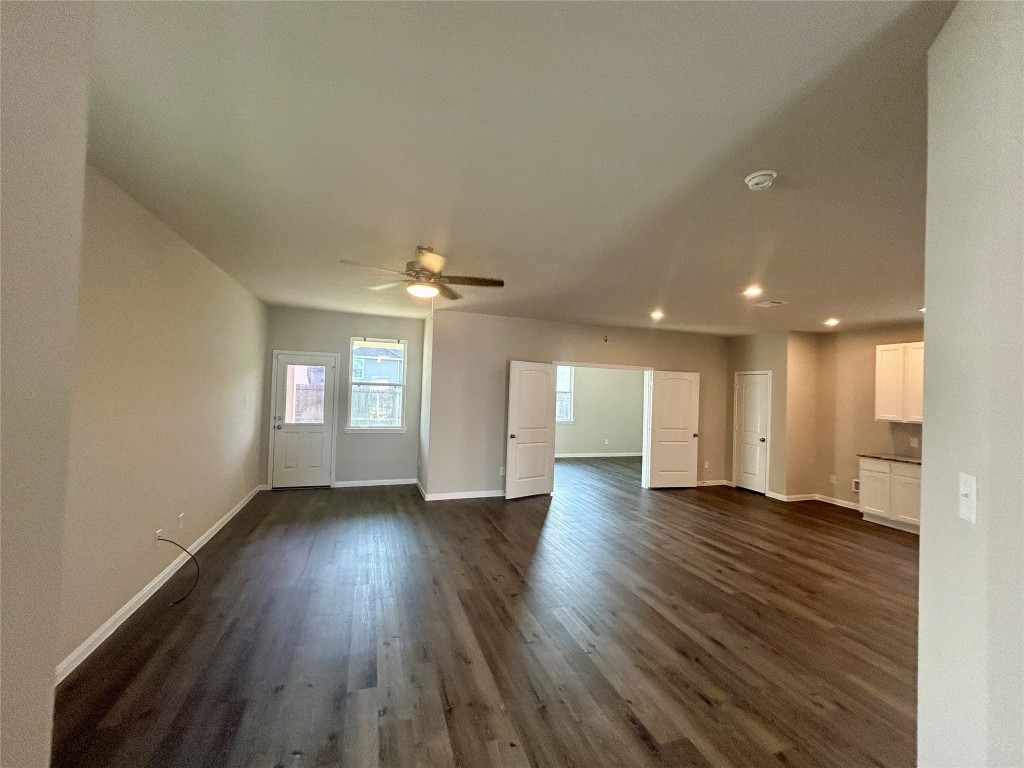 2831 Autumn Mist Lane Conroe, TX 77304 - Photo 5 of 27