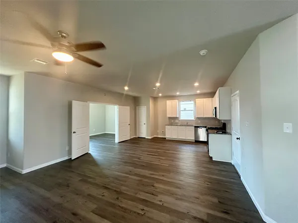 $2,000 | 2831 Autumn Mist Lane, Conroe, TX 77304