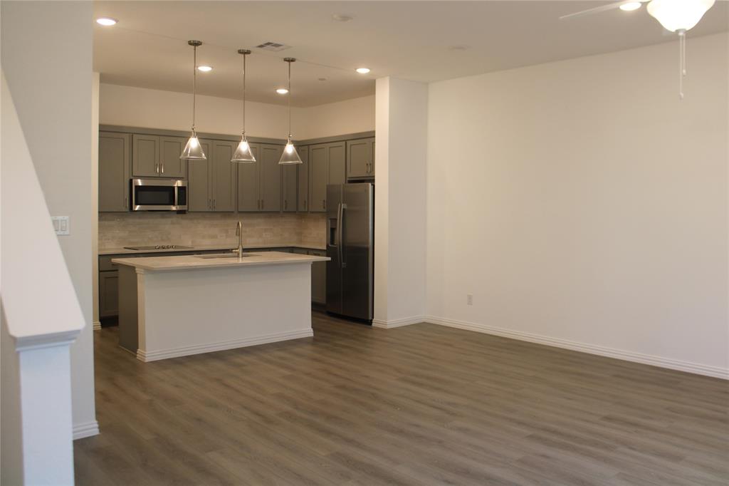 628 Blue Rdg Drive Mansfield, TX 76063 - Photo 2 of 18