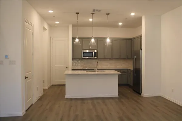 $2,750 | 628 Blue Rdg Drive, Mansfield, TX 76063