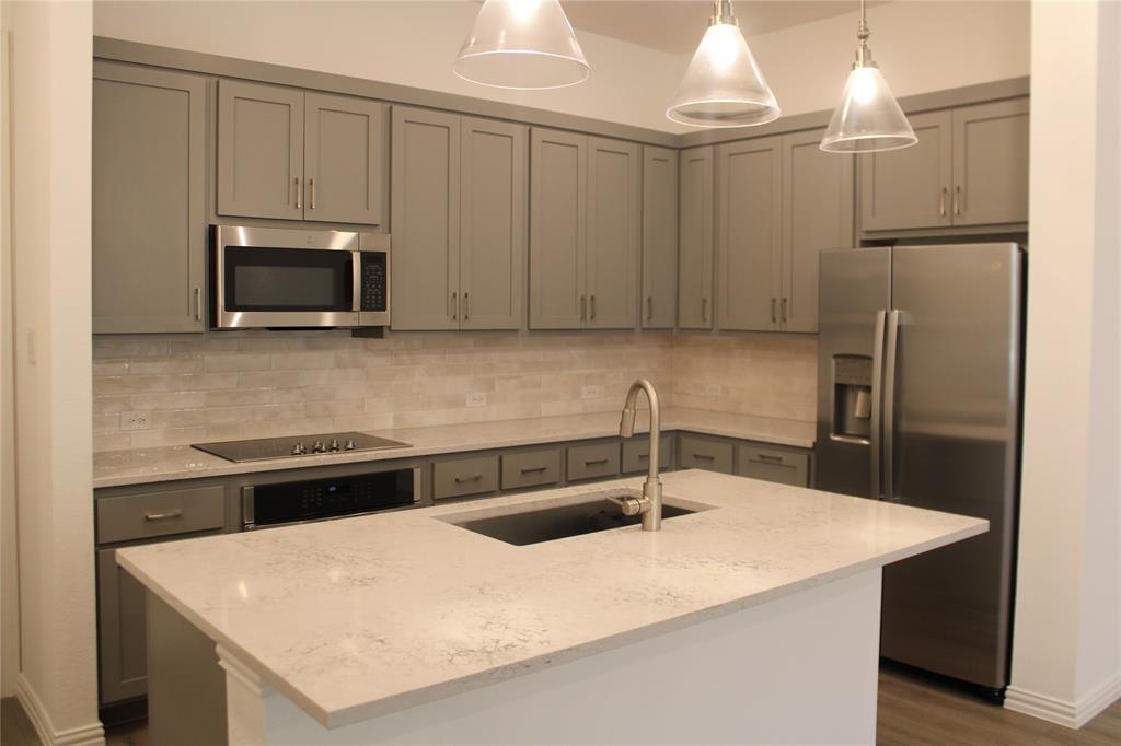 628 Blue Rdg Drive Mansfield, TX 76063 - Photo 4 of 18