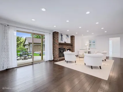 $1,250,000 | 1324 Laurie Lane, Burr Ridge, IL 60527