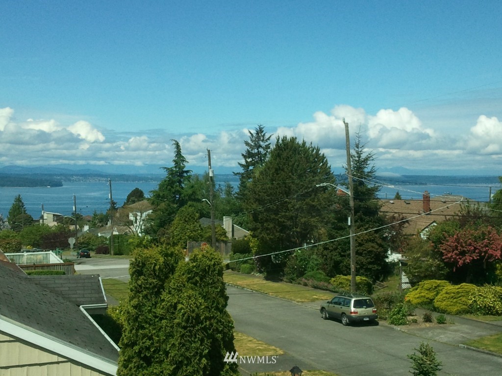 3937 Southwest Portland Street Seattle, WA 98136 - Photo 2 of 14 Gallery Image 2