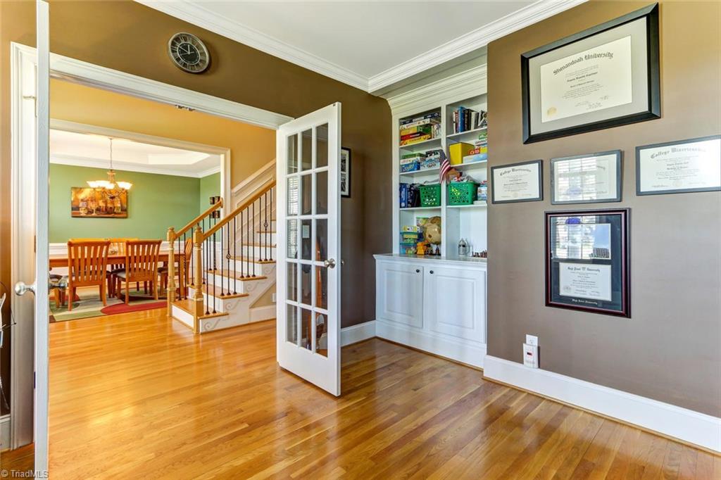 1746 Diercrest Street Oak Ridge, NC 27310 - Photo 5 of 30