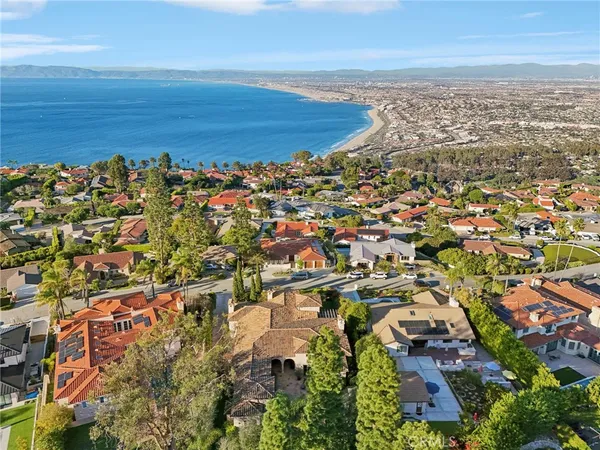 $7,188,000 | 2232 Vía La Brea, Palos Verdes Estates, CA 90274