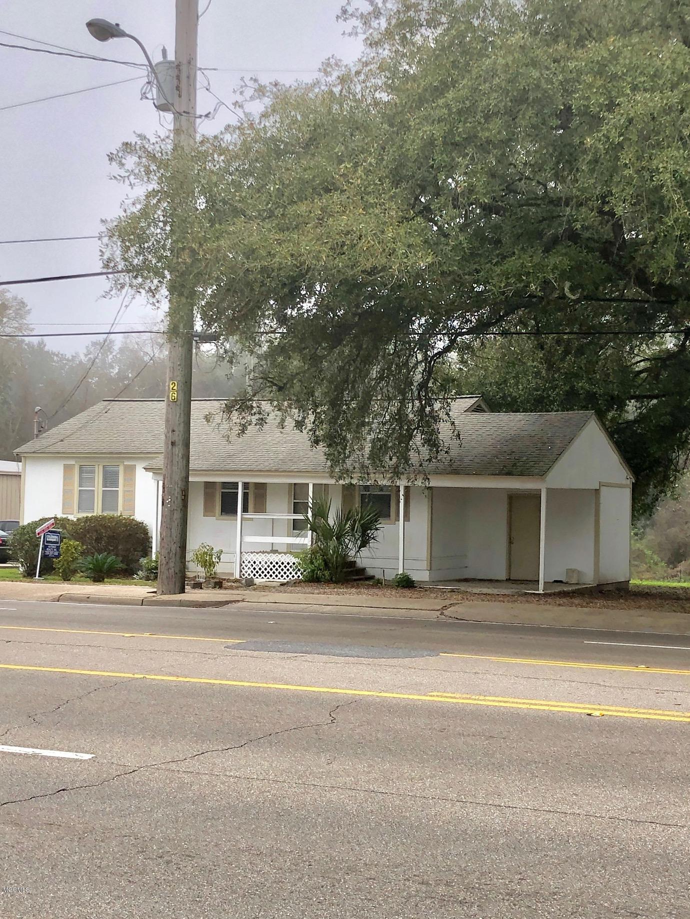 1934 Pass Road Biloxi, MS 39531 - Photo 1 of 15 IMG_4175