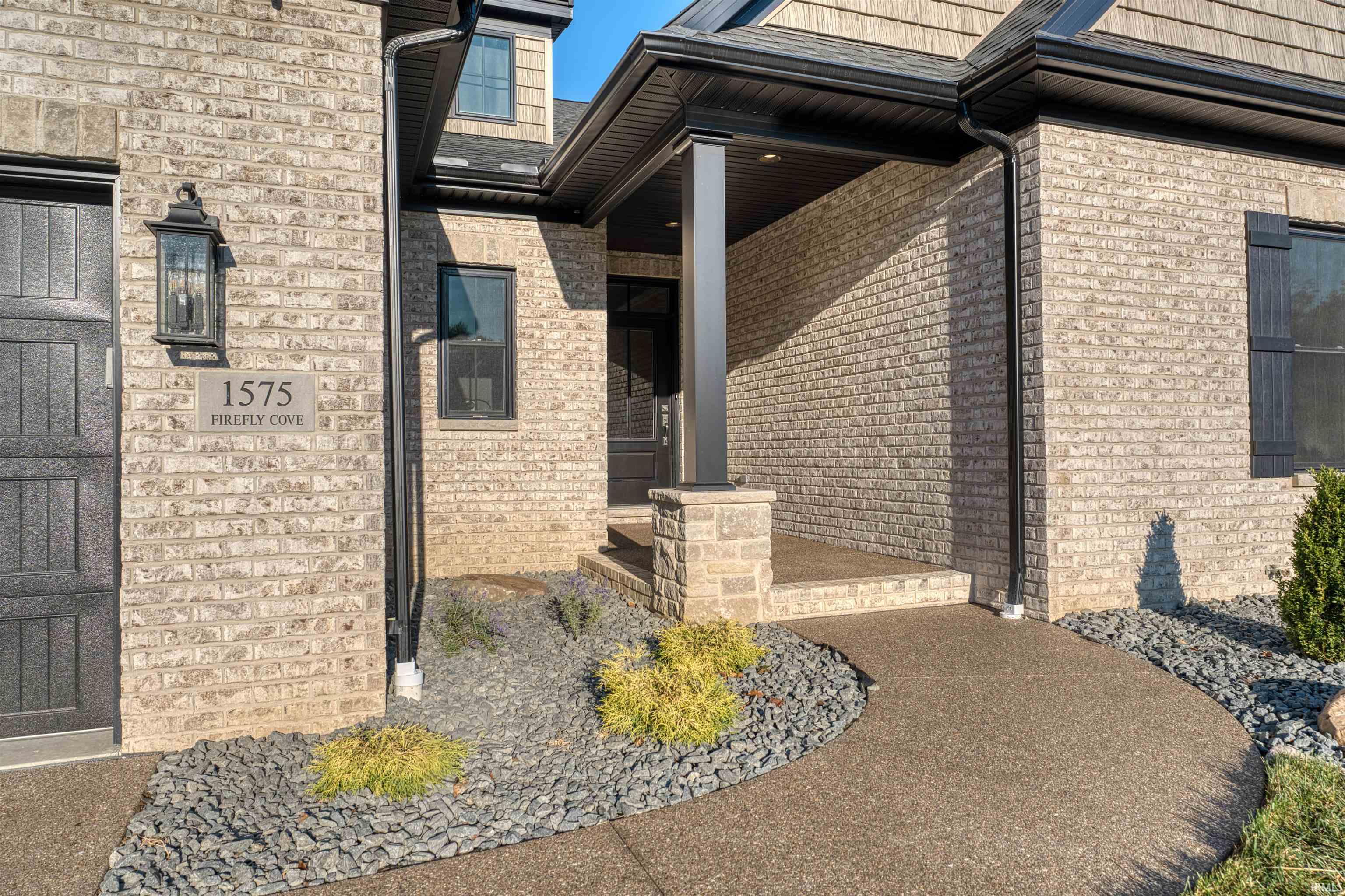 1575 Firefly Cove Boonville, IN 47601 - Photo 4 of 27