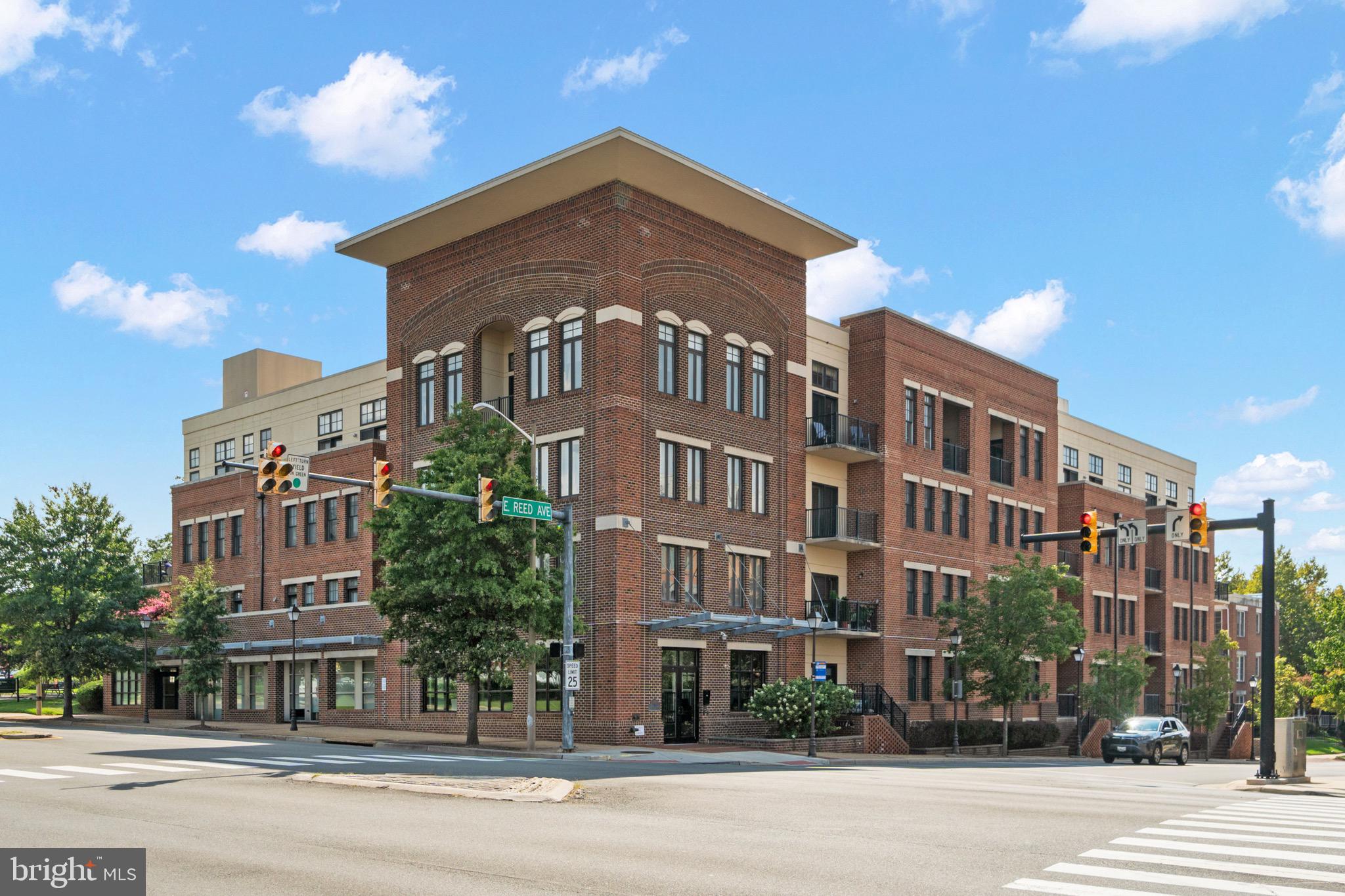 181 E Reed Avenue - The Preston