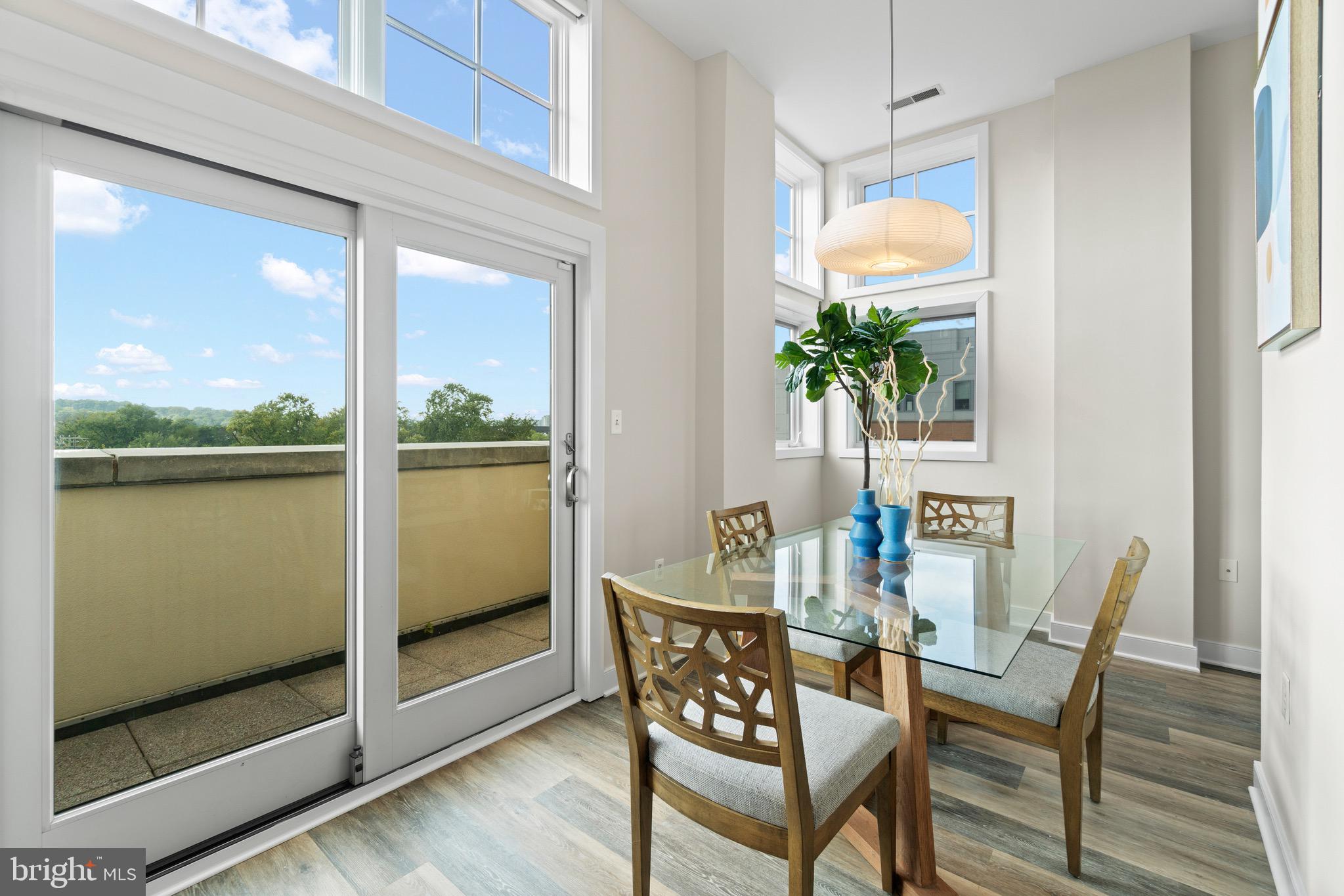 181 East Reed Avenue, Unit 407 Alexandria, VA 22305 - Photo 15 of 33 Dining Room