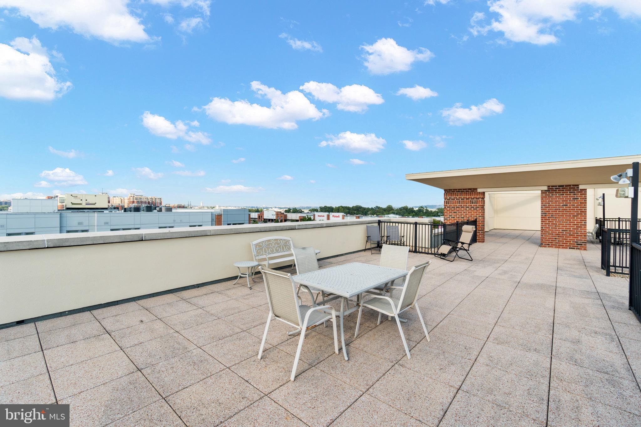181 East Reed Avenue, Unit 407 Alexandria, VA 22305 - Photo 32 of 33 Rooftop