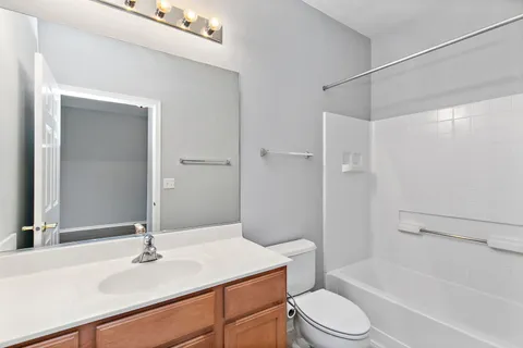$265,000 | 1481 Waterside Drive, DeKalb, IL 60115