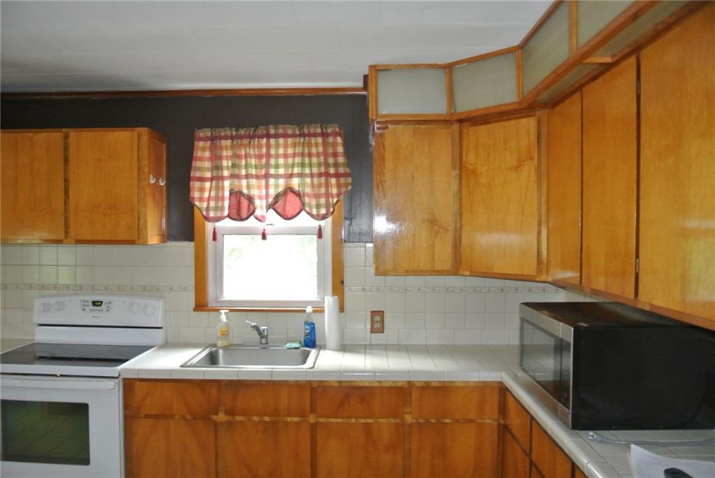 429 Bell Point Road Avonmore, PA 15618 - Photo 3 of 18 Gallery Image 3
