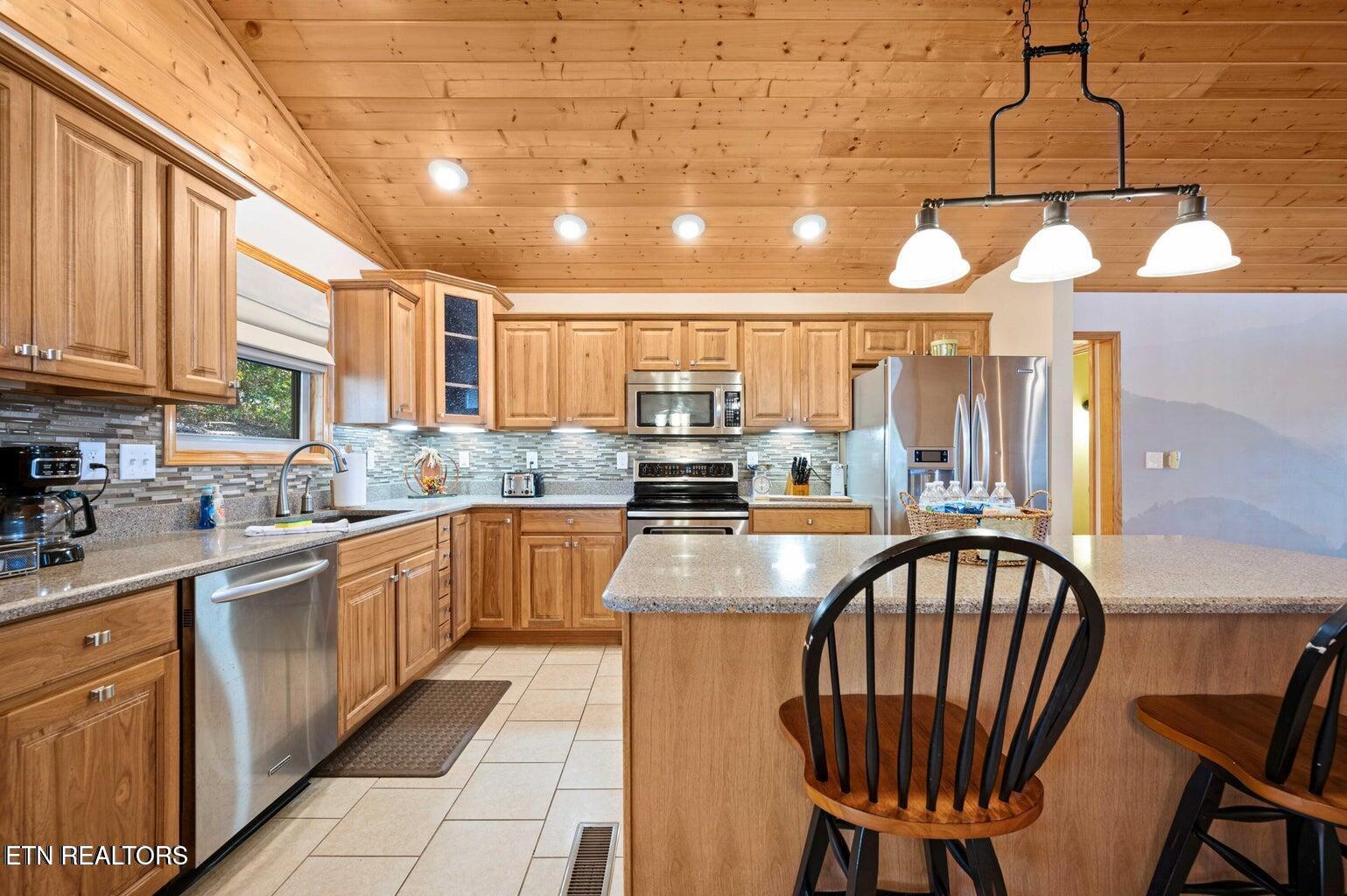 836 Sandra Way Kodak, TN 37764 - Photo 12 of 49 12_kitchen
