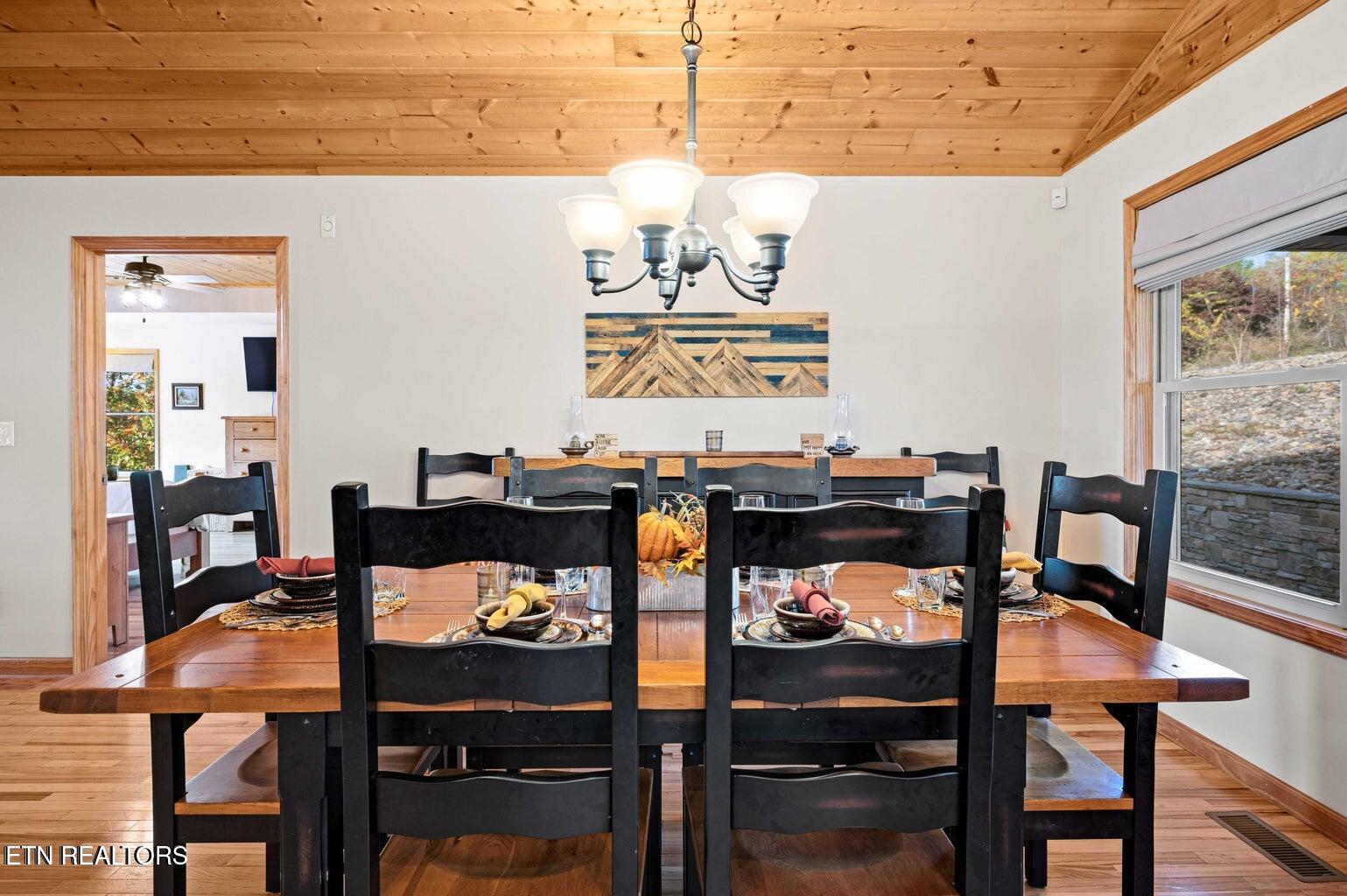 836 Sandra Way Kodak, TN 37764 - Photo 16 of 49 16_dining area