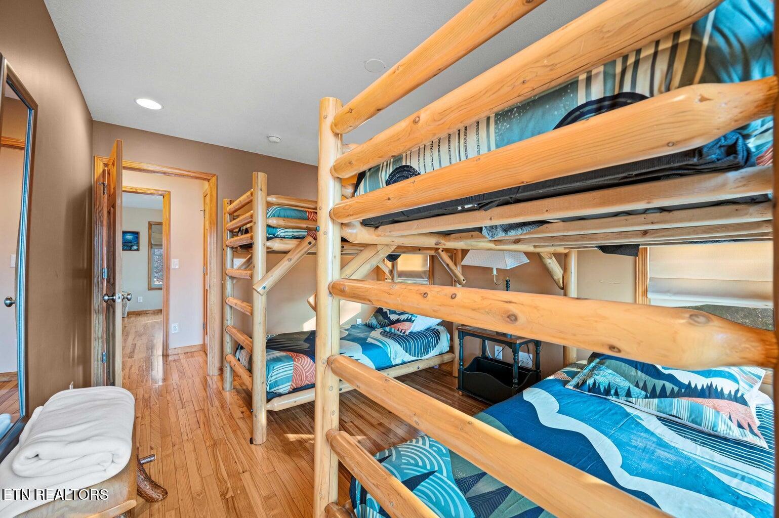 836 Sandra Way Kodak, TN 37764 - Photo 27 of 49 27_bedroom 3
