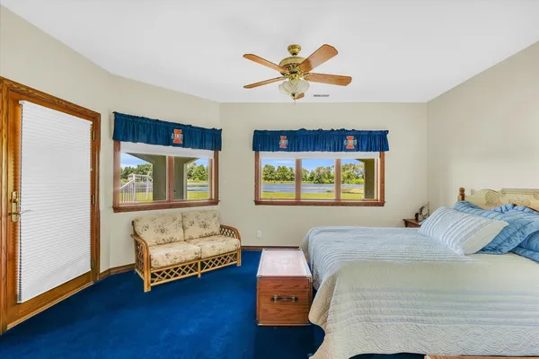 $1,100,000 | 401 M 2425 North, Mahomet, IL 61853