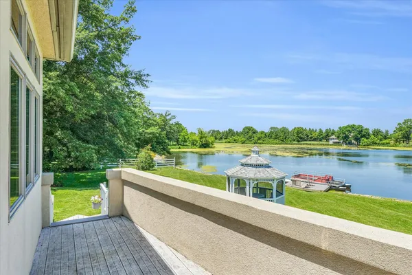 $1,100,000 | 401 M 2425 North, Mahomet, IL 61853