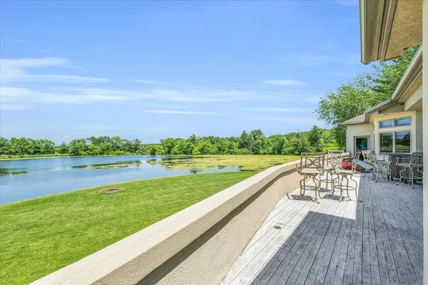 $1,100,000 | 401 M 2425 North, Mahomet, IL 61853