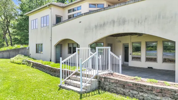 $1,100,000 | 401 M 2425 North, Mahomet, IL 61853