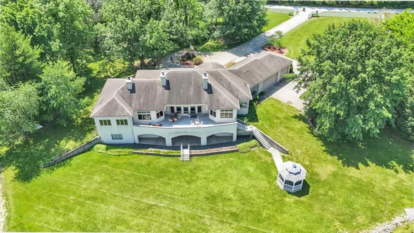 $1,100,000 | 401 M 2425 North, Mahomet, IL 61853