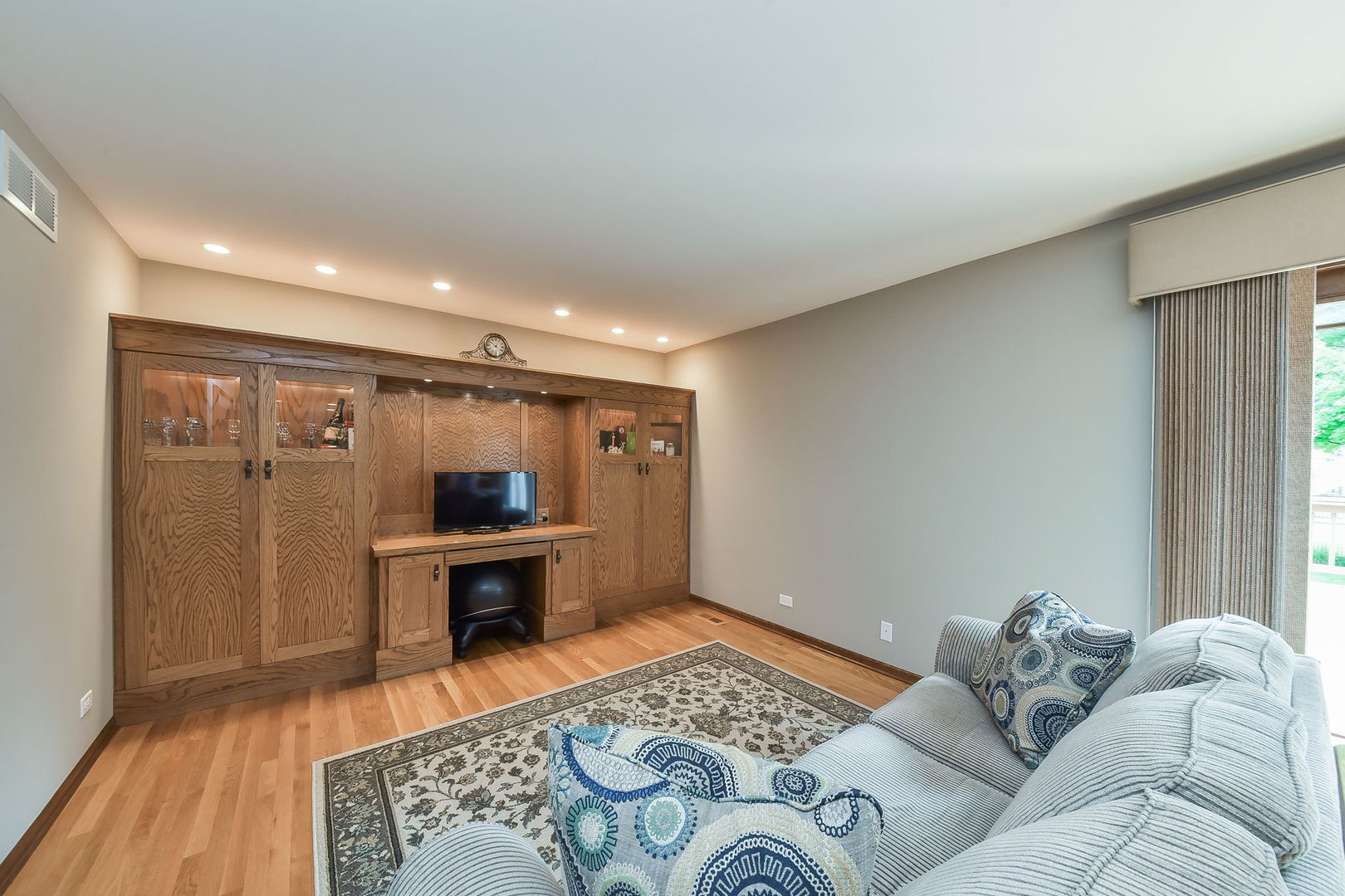 220 Aldrin Avenue Batavia, IL 60510 - Photo 8 of 23 a living room with furniture and a table
