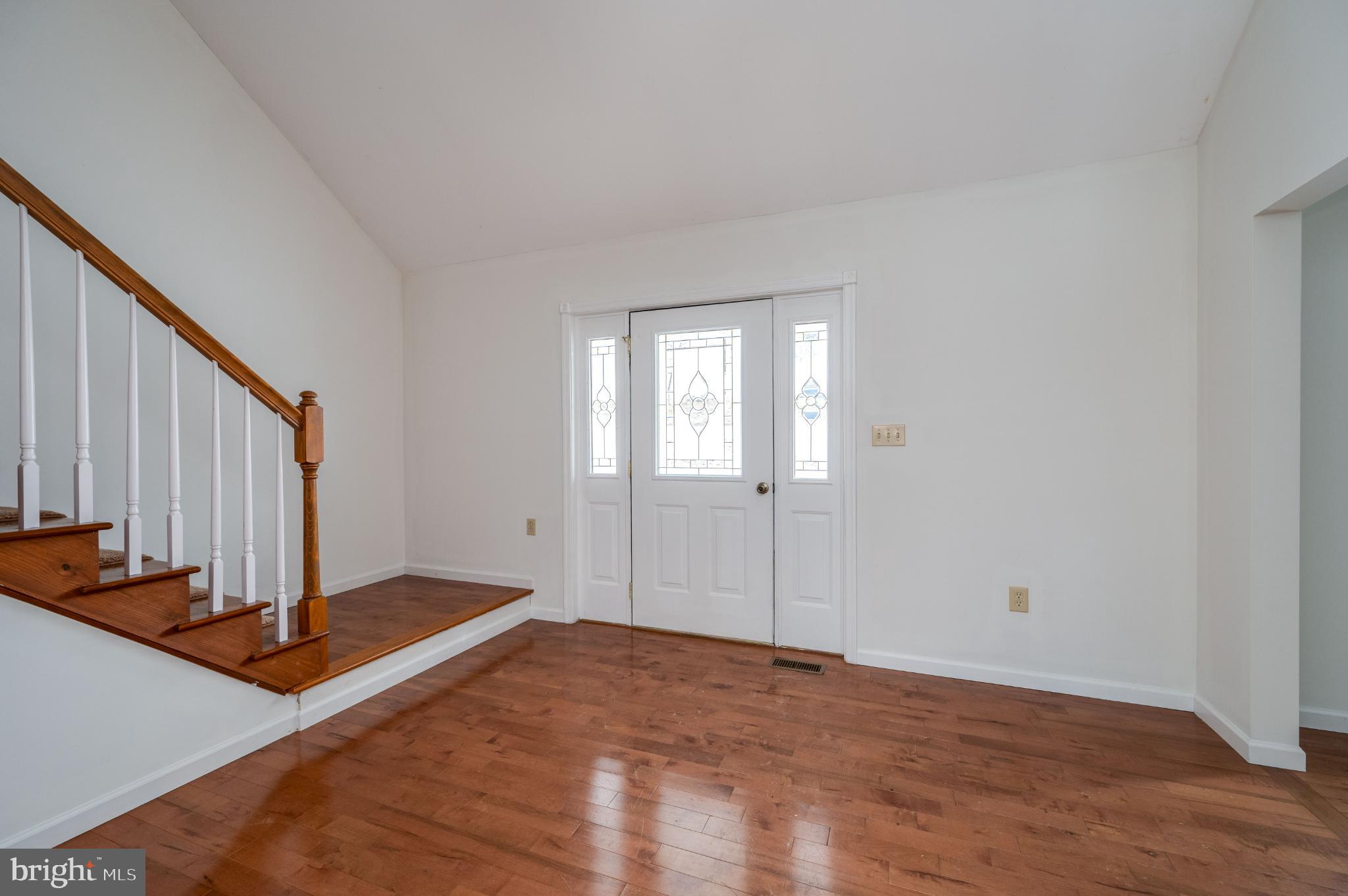 71 Walnut Road Hamburg, PA 19526 - Photo 15 of 55 Inviting entryway with elegant staircase.