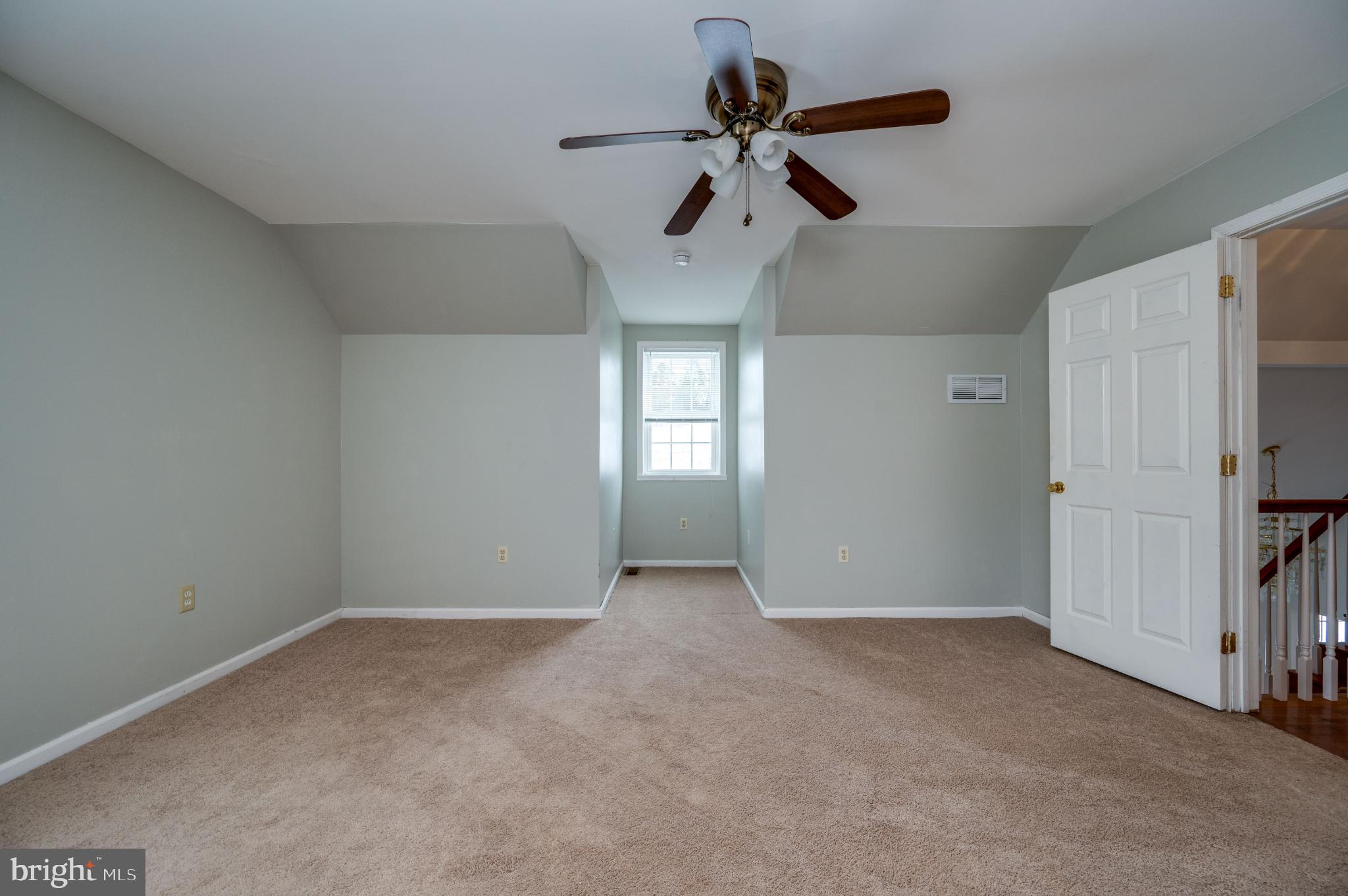 71 Walnut Road Hamburg, PA 19526 - Photo 34 of 55 Spacious room with natural light and charm.