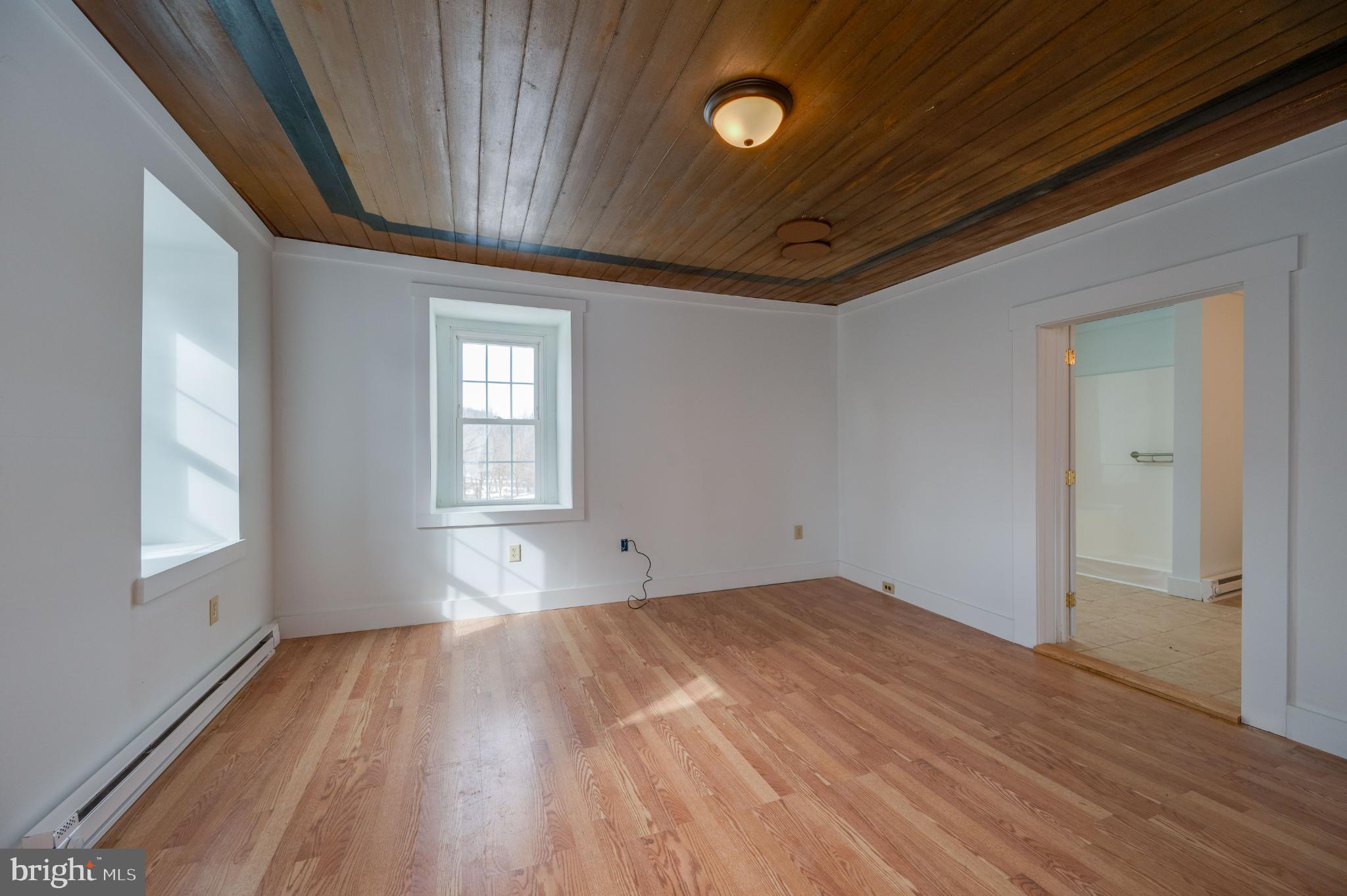 71 Walnut Road Hamburg, PA 19526 - Photo 43 of 55 En suite bedroom