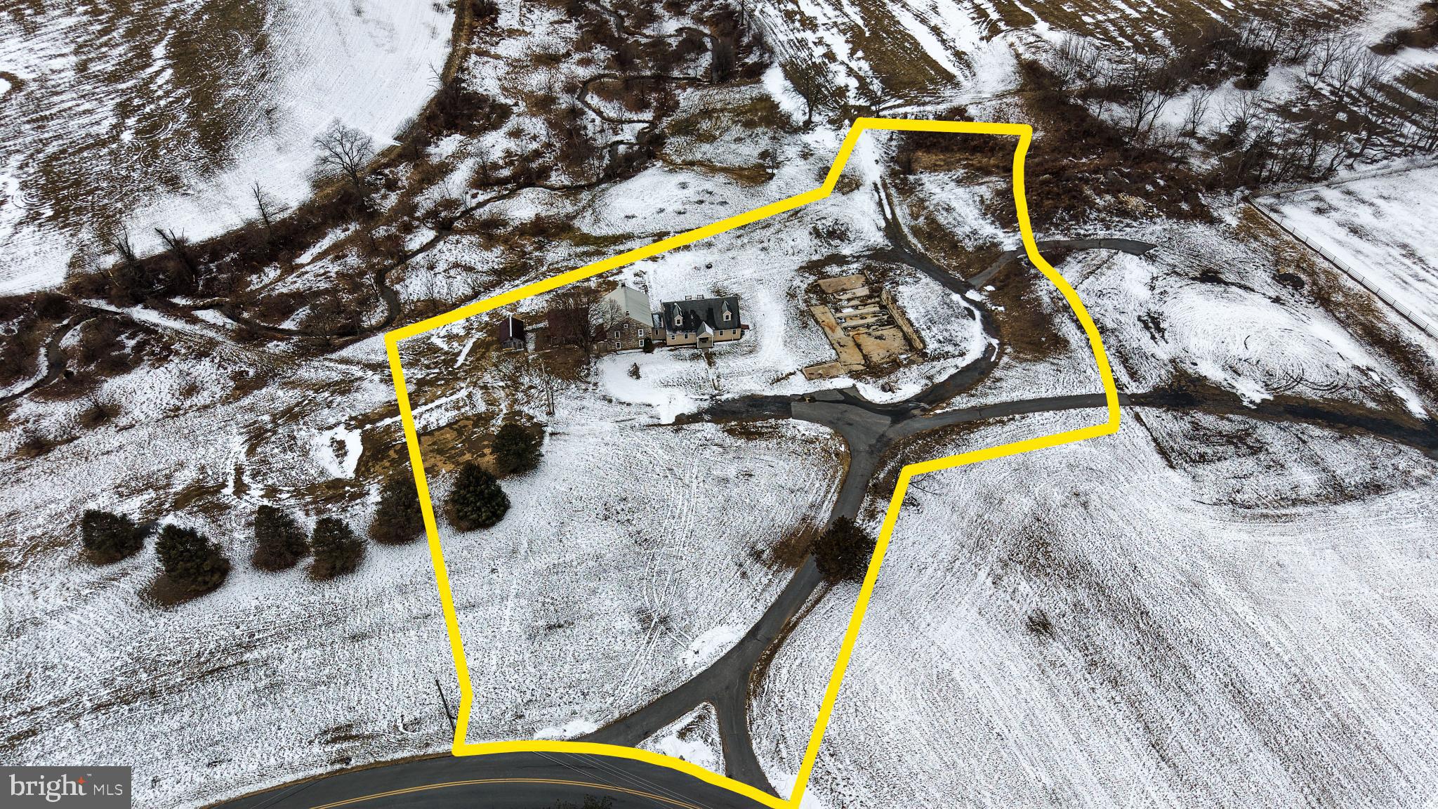 71 Walnut Road Hamburg, PA 19526 - Photo 6 of 55 Expansive snowy landscape with property outline.