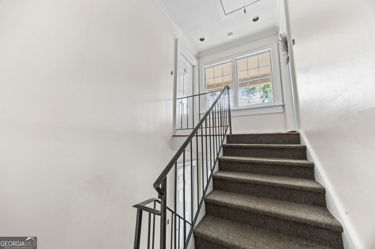 135 Hill Street, Unit 22 Decatur, GA 30030 - Photo 25 of 36 a view of entryway