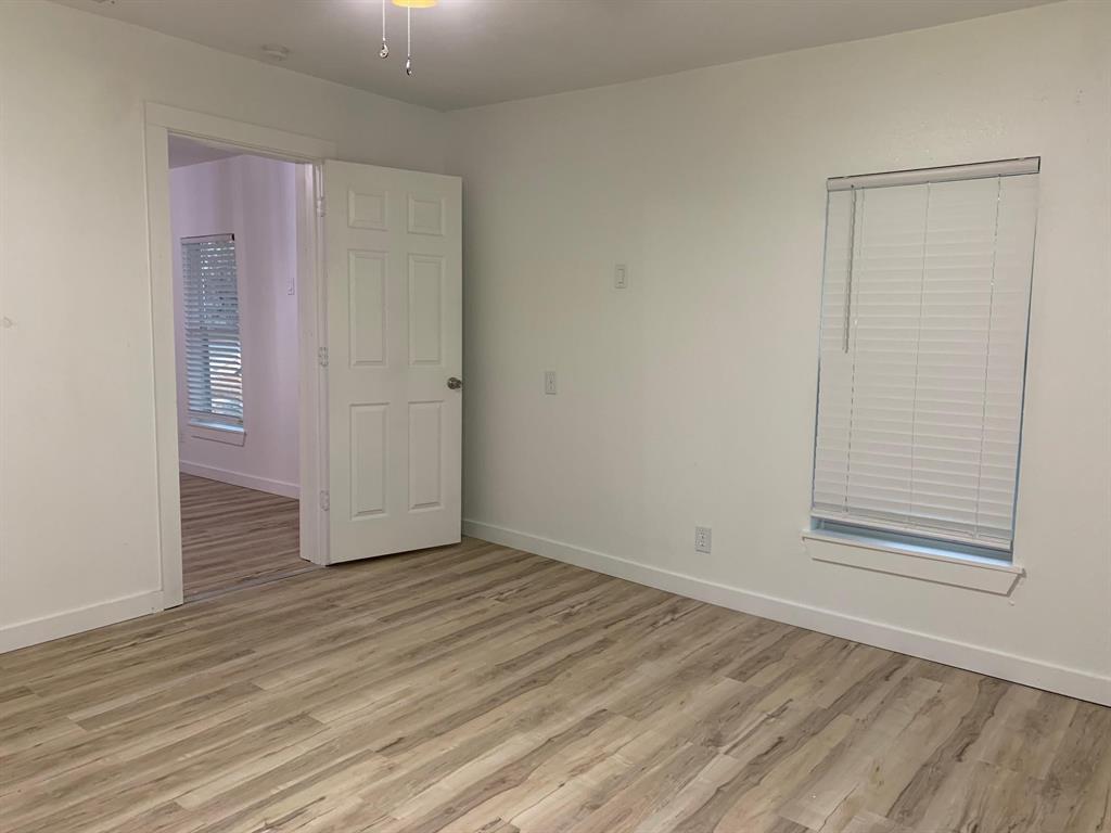 1046 West Collins Street Denison, TX 75020 - Photo 11 of 28