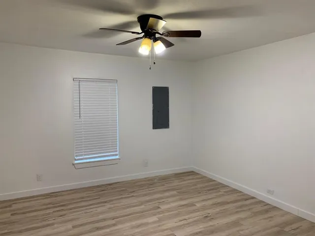 $1,450 | 1046 West Collins Street, Denison, TX 75020