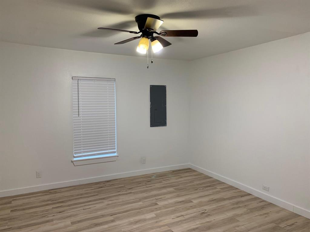 1046 West Collins Street Denison, TX 75020 - Photo 16 of 28