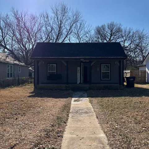 $1,450 | 1046 West Collins Street, Denison, TX 75020