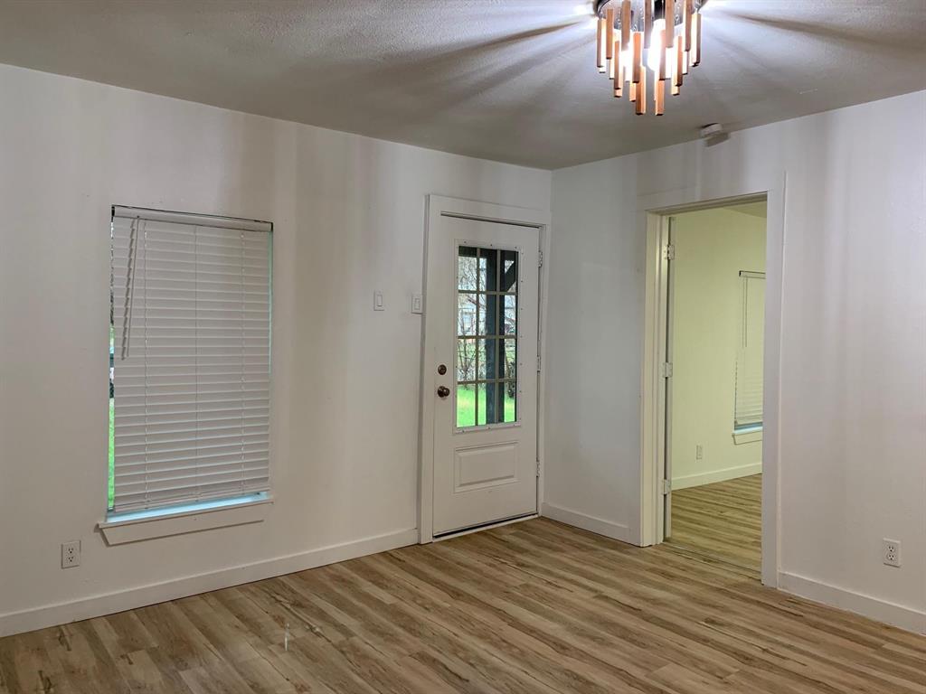 1046 West Collins Street Denison, TX 75020 - Photo 4 of 28