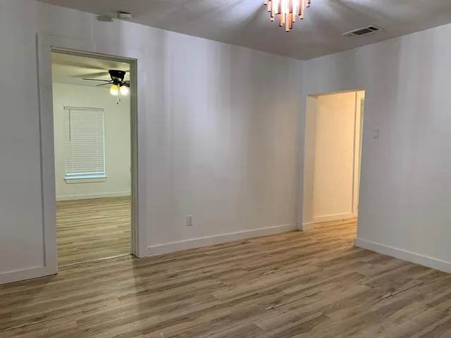 $1,450 | 1046 West Collins Street, Denison, TX 75020