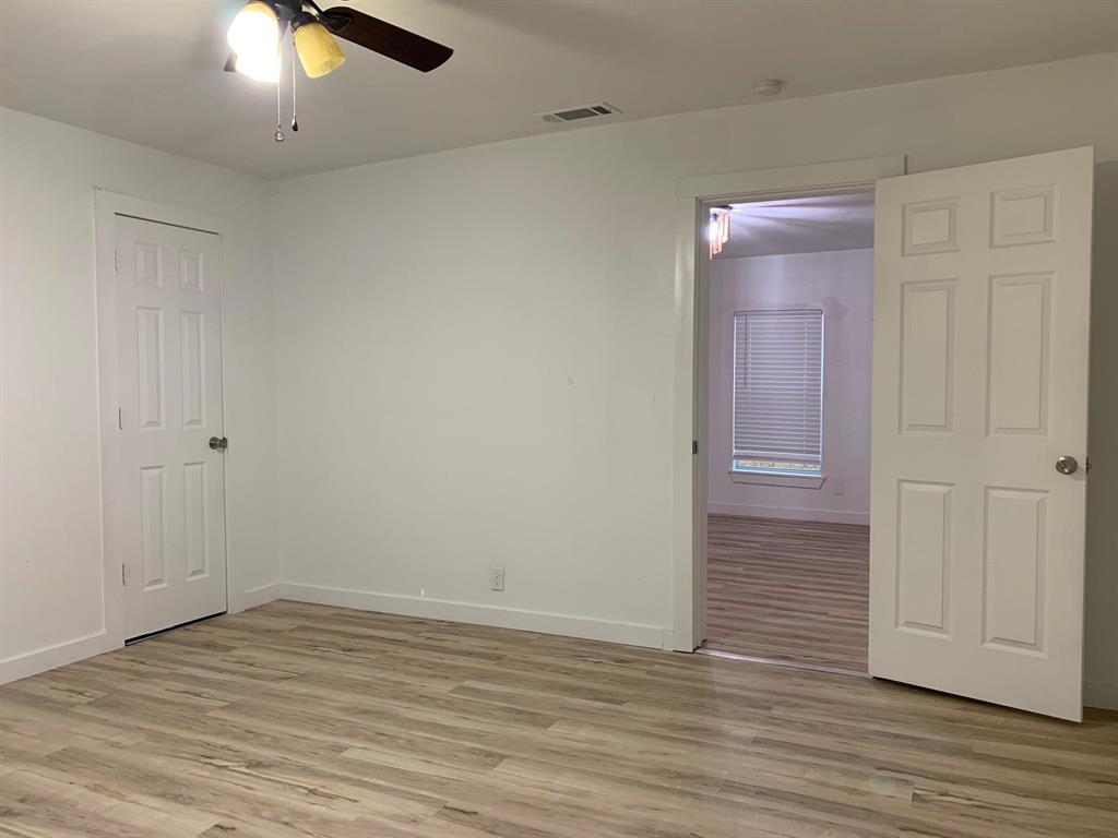 1046 West Collins Street Denison, TX 75020 - Photo 10 of 28