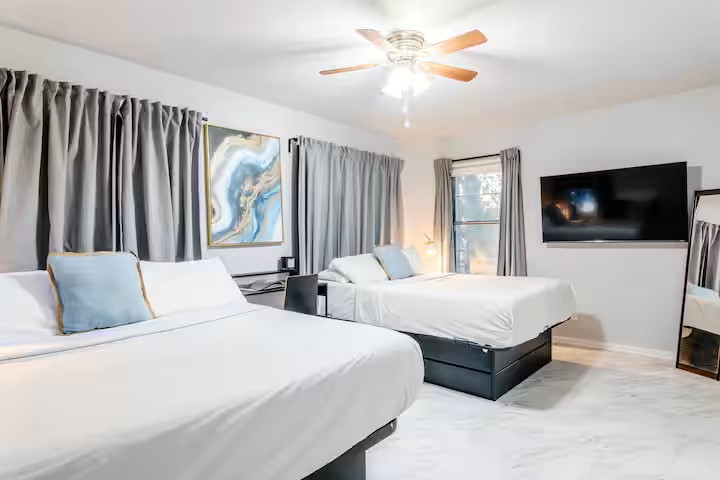 109 Fargo Street, Unit B Houston, TX 77006 - Photo 4 of 9