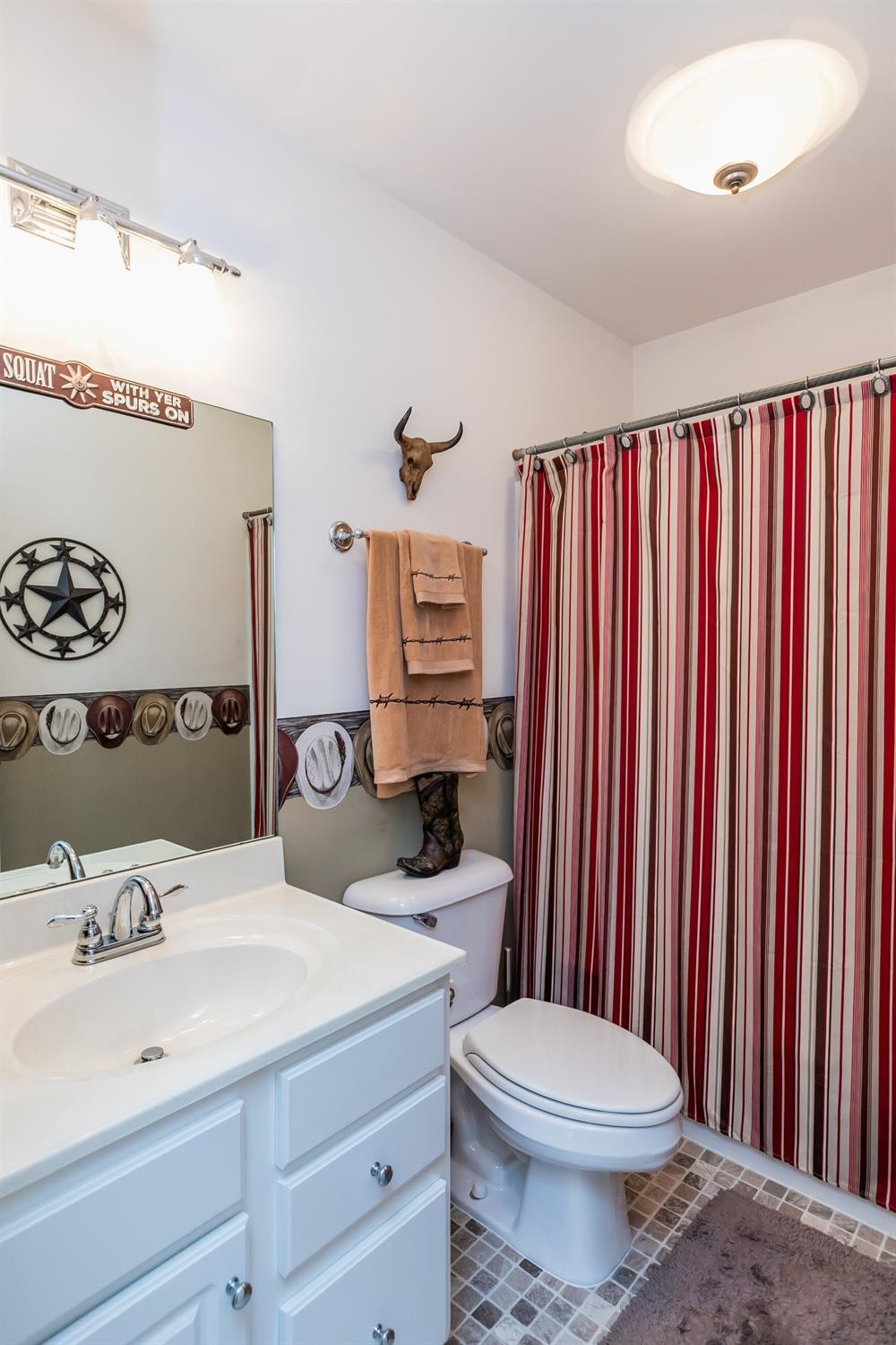 3556 Schollsville Road Winchester, KY 40391 - Photo 26 of 66 Guest Bathroom