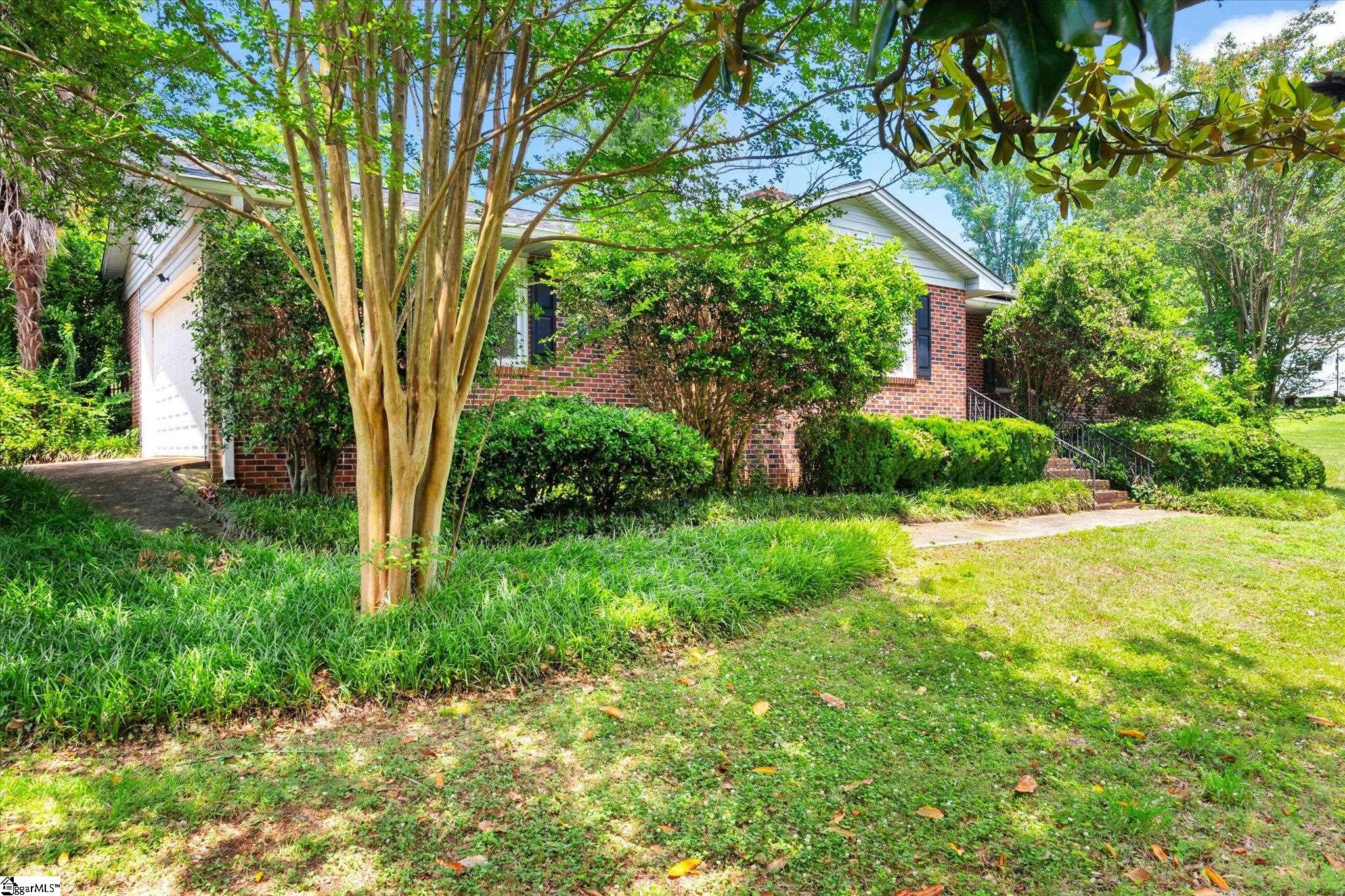 101 Nottingham Way Anderson, SC 29621 - Photo 3 of 33
