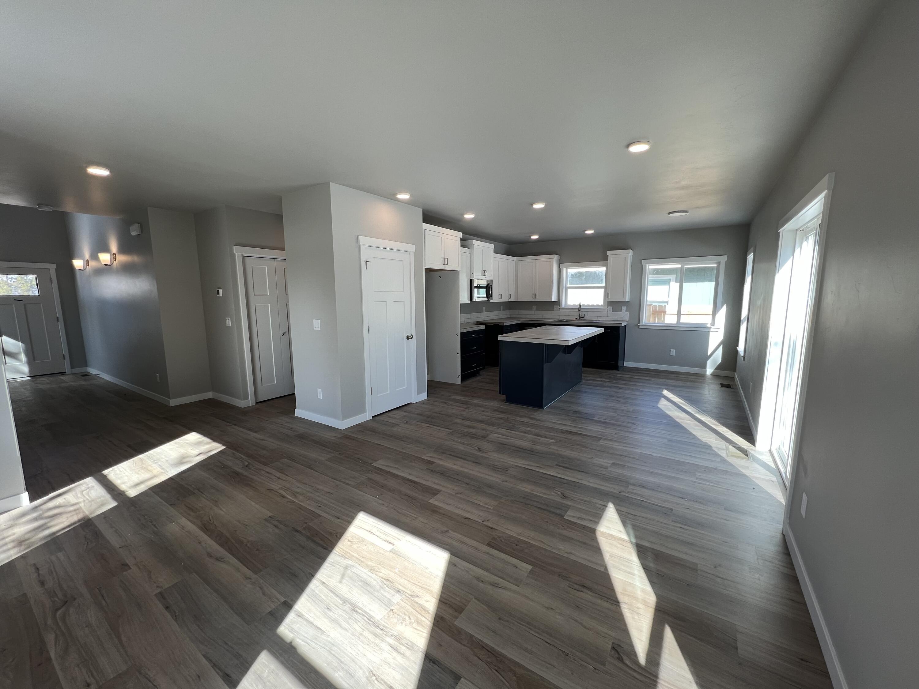 16405 Bassett Road La Pine, OR 97739 - Photo 10 of 29 IMG-2864
