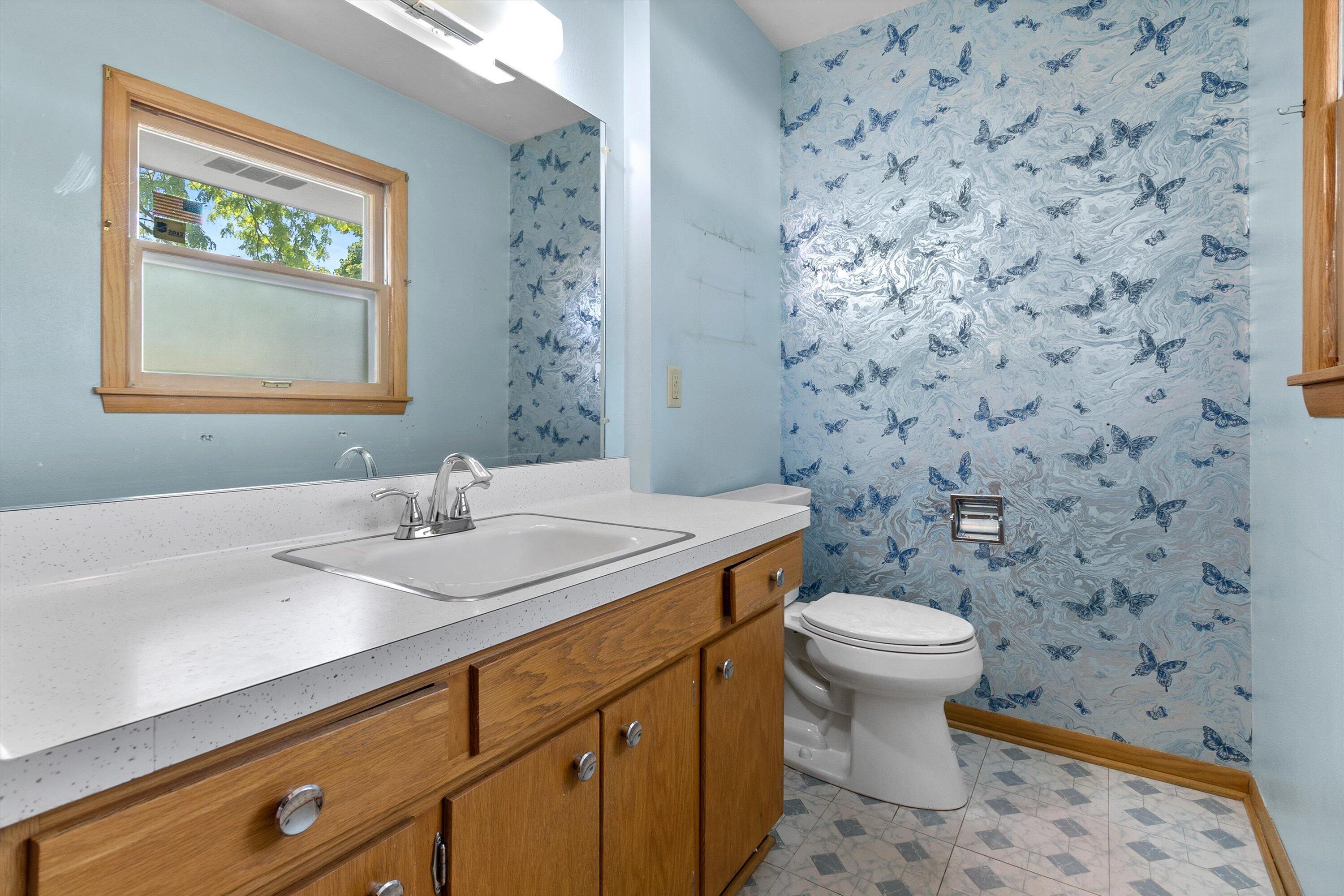 1545 Ostergaard Avenue Racine, WI 53406 - Photo 11 of 26 12-E6A7790
