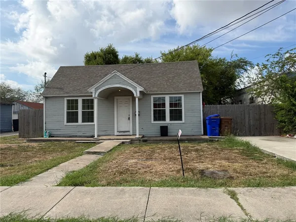 $1,200 | 107 Blevins Street, Corpus Christi, TX 78415
