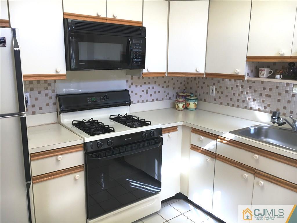 102 Winthrop Road Monroe Township, NJ 08831 - Photo 14 of 25 Gallery Image 14