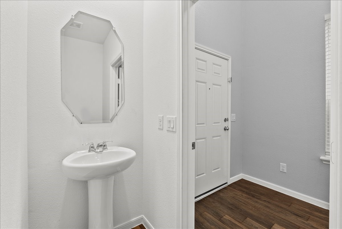 10243 Gates Ml Road Houston, TX 77034 - Photo 16 of 32 View of Half Bath off Entry