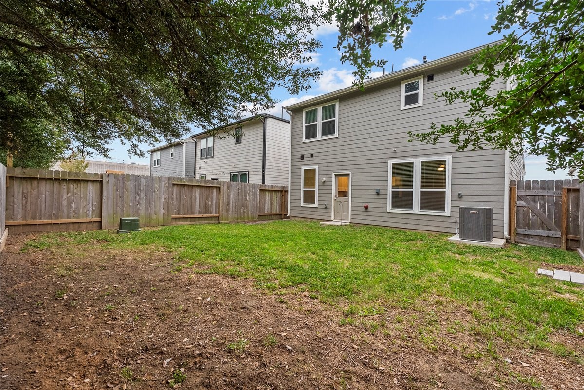 10243 Gates Ml Road Houston, TX 77034 - Photo 31 of 32 View of the back of the home and yard