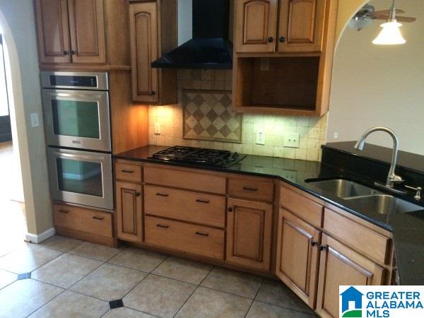 528 Cross Walk Bessemer, AL 35023 - Photo 2 of 37