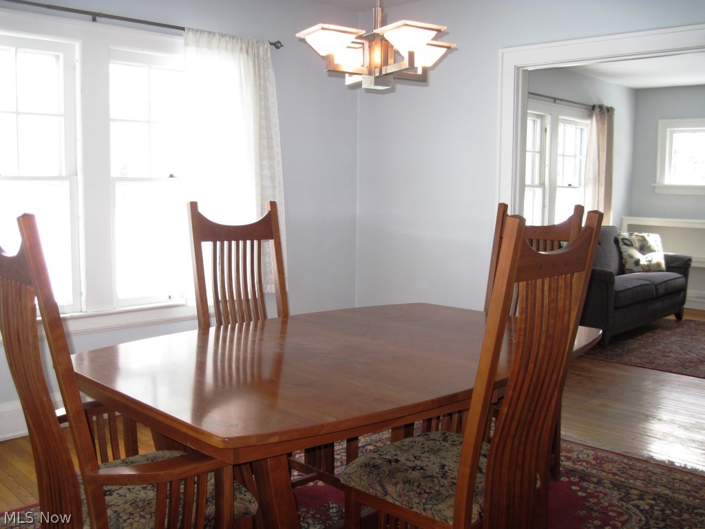 1590 Rydalmount Road Cleveland Heights, OH 44118 - Photo 4 of 16 NICE FLOW INTO DINING ROOM.